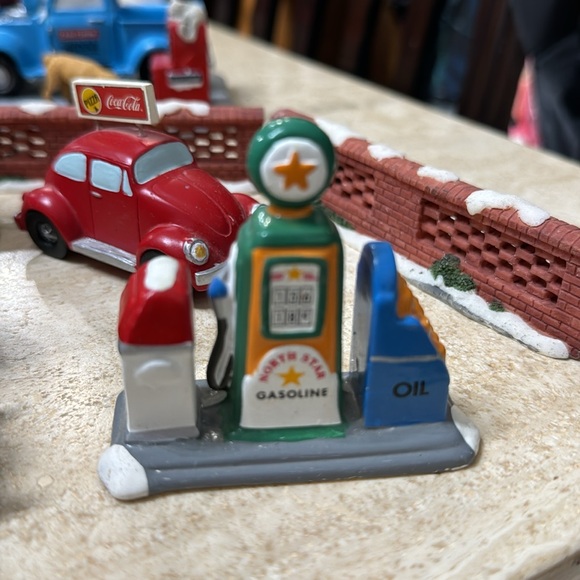 Department 56 Denver North Star Gas Pump Figure Christmas Village - Picture 7 of 8